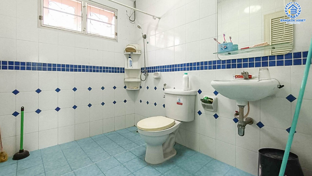 *****บ้านเดี่ยวมือสองนนทบุรี ม.รุ่งอรุณ กาญจนาฯ เนื้อที่ 53.4 ตร.ว. ฟังก์ชันครบ 4 ห้องนอน 2 ห้องน้ำ 2 ที่จอดรถ สะดวกสบาย บนทำเลเข้า-ออกได้หลายเส้นทาง ถ.กาญจนาภิเษก, ถ.นครอินทร์ ใกล้เซ็นทรัลเวสต์เกต และทางด่วน "ศรีรัช"